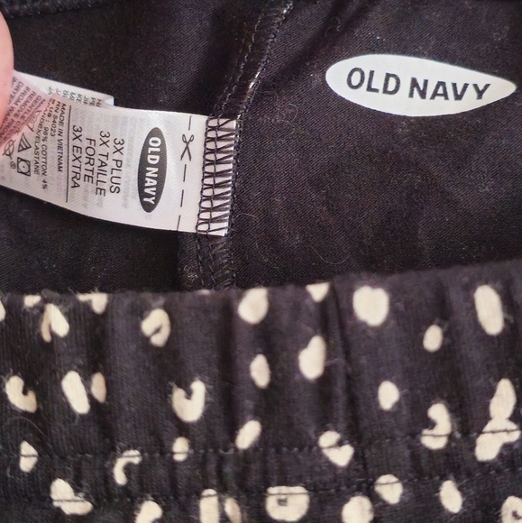 Old Navy Leopard Print Black Leggings Size 3X - Picture 3 of 4